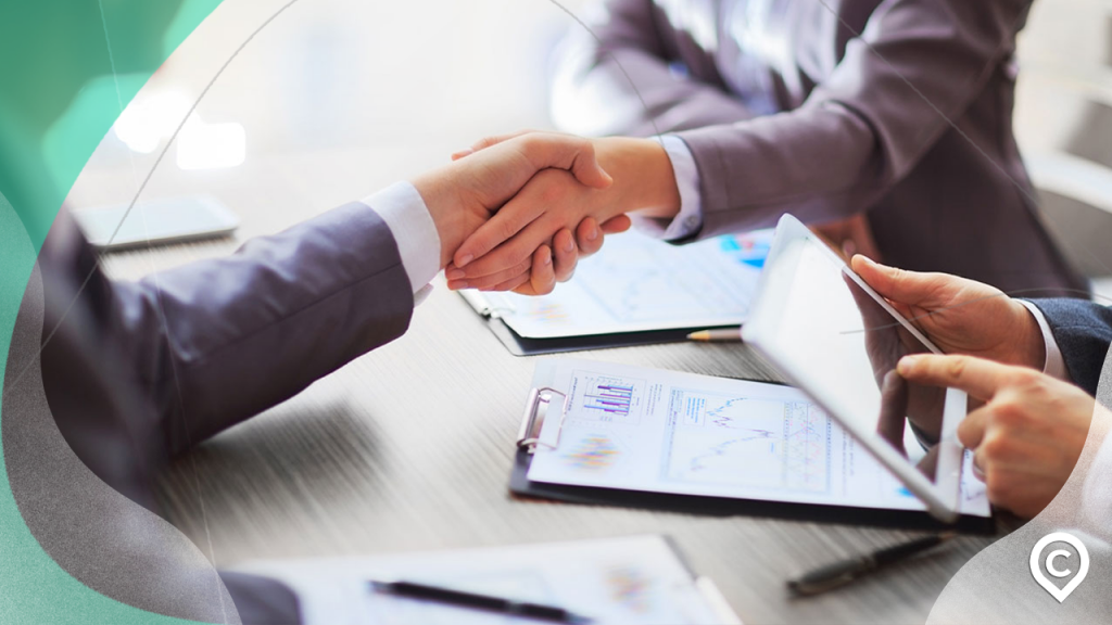 patrão e empregado negociando venda de férias