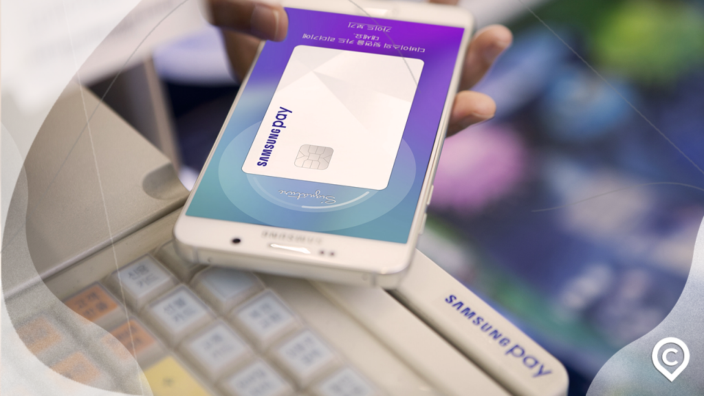 pessoa pagando com o samsung pay