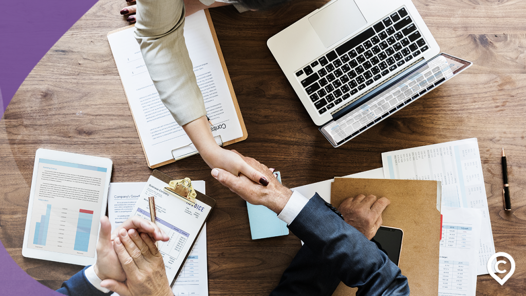 fechando contrato com um clube de investimento