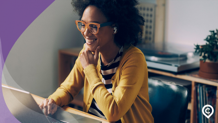 mulher vendo como revender produtos importados