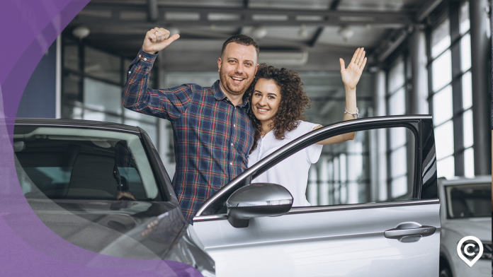 casal que aprendeu como financiar um veículo particular