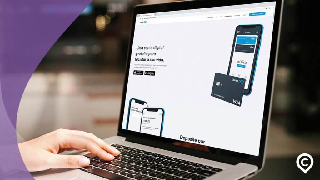 pessoa acessando o site da ebanx go