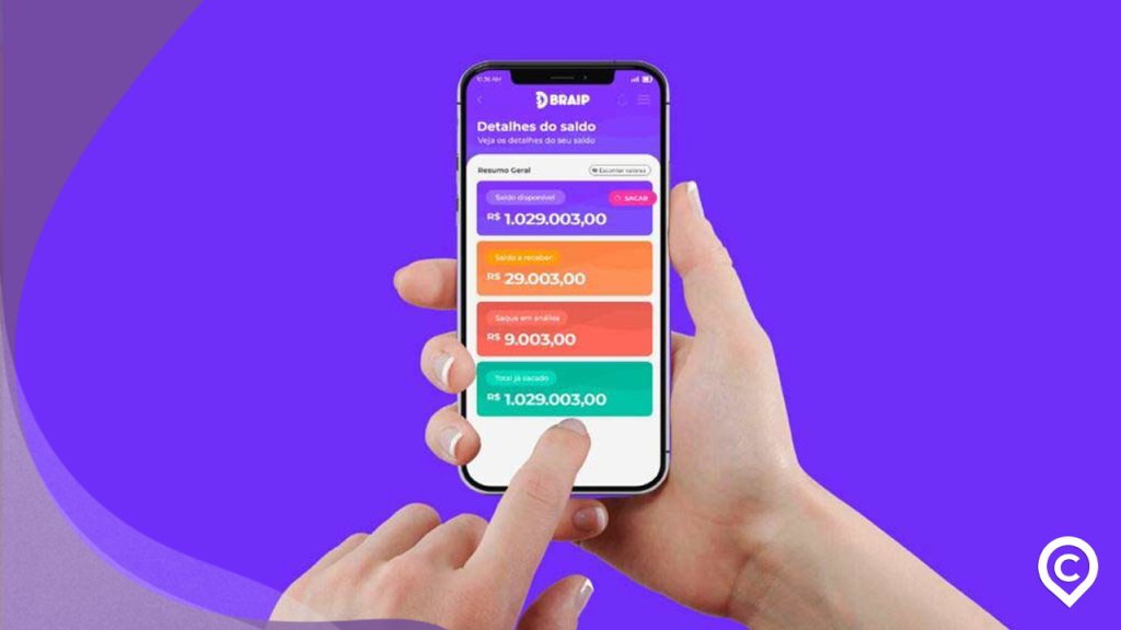 pessoa gerenciando app braip