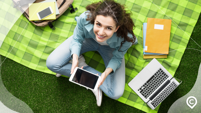 emprestimo-estudantil-banese-1 jovem contratando empréstimo estudantil do bnb