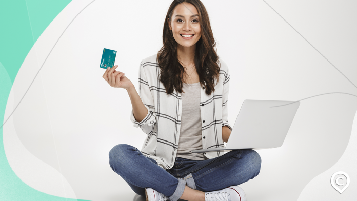 cartao-de-credito-banese-1 mulher ensinando como fazer cartão banese online