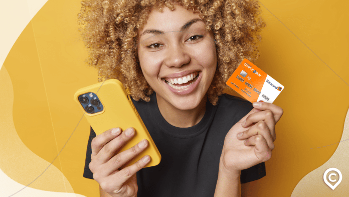 cartao-compre-bem-1 mulher com cartão compre bem