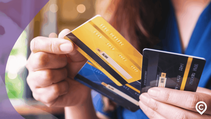 cartao-de-credito-clonado-1 mulher com cartão clonado